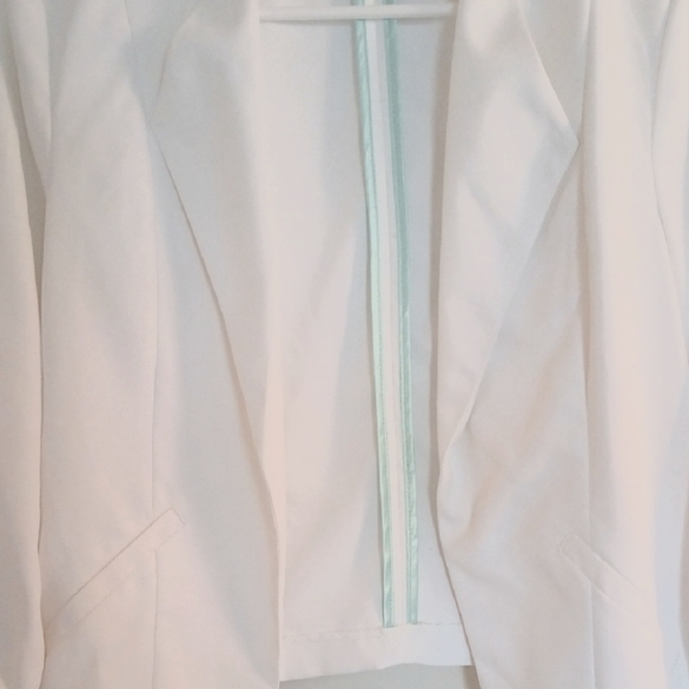 Charlotte Russe Classic White Blazer - Picture 6 of 10